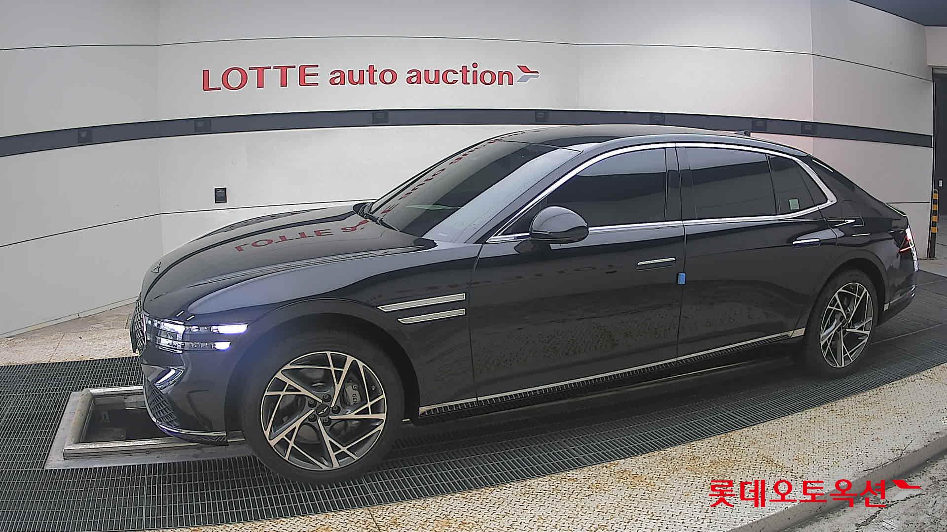 2022 - genesis g90