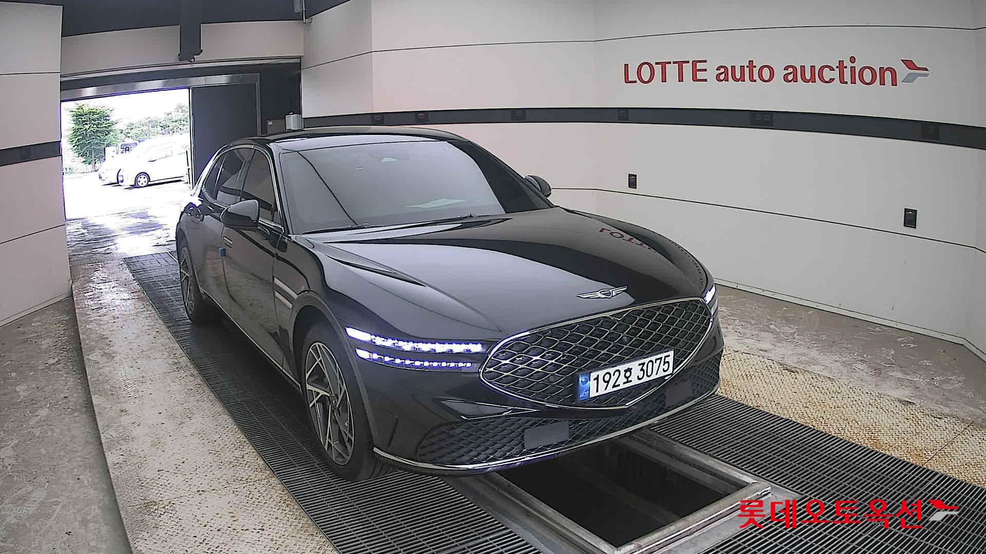 2022 - genesis g90
