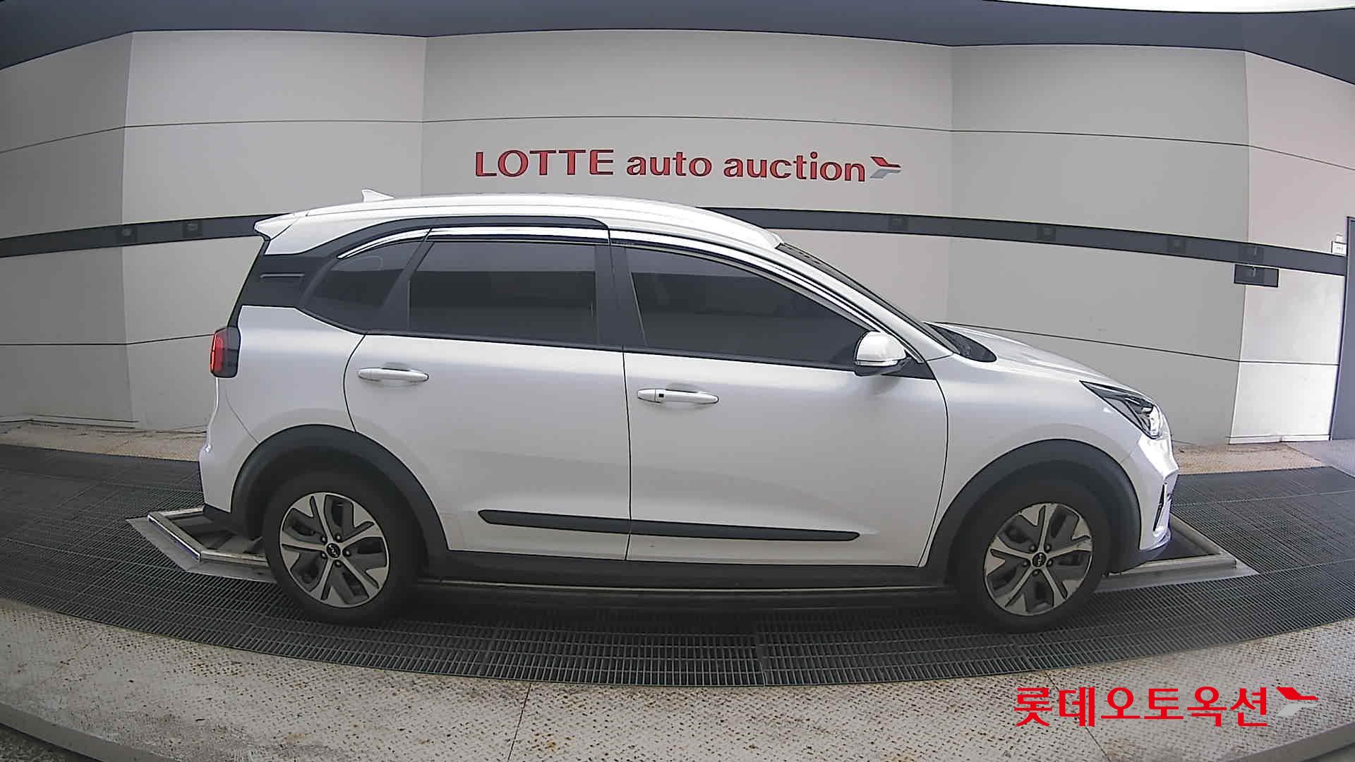 2023 - kia niro