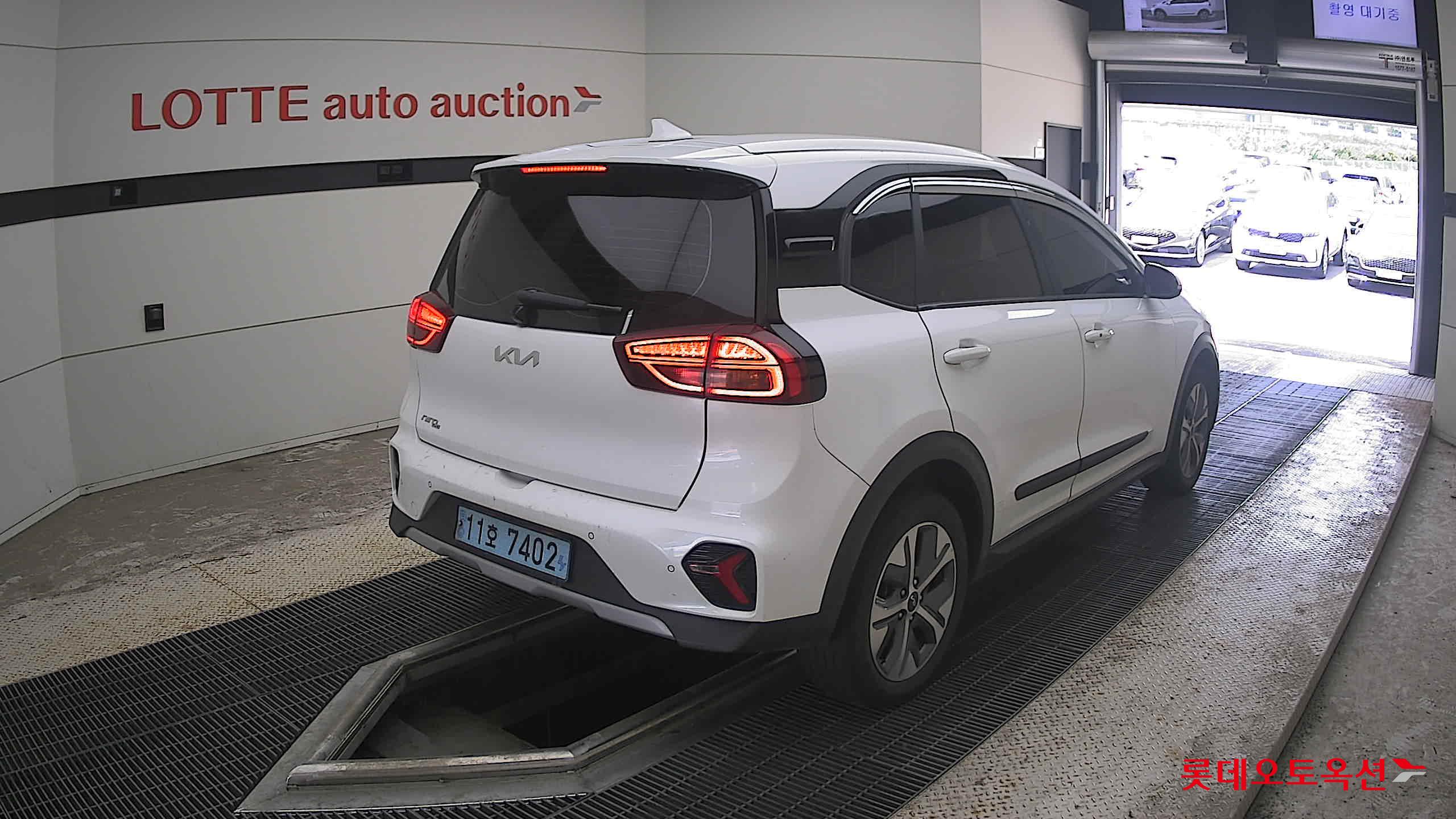 2023 - kia niro