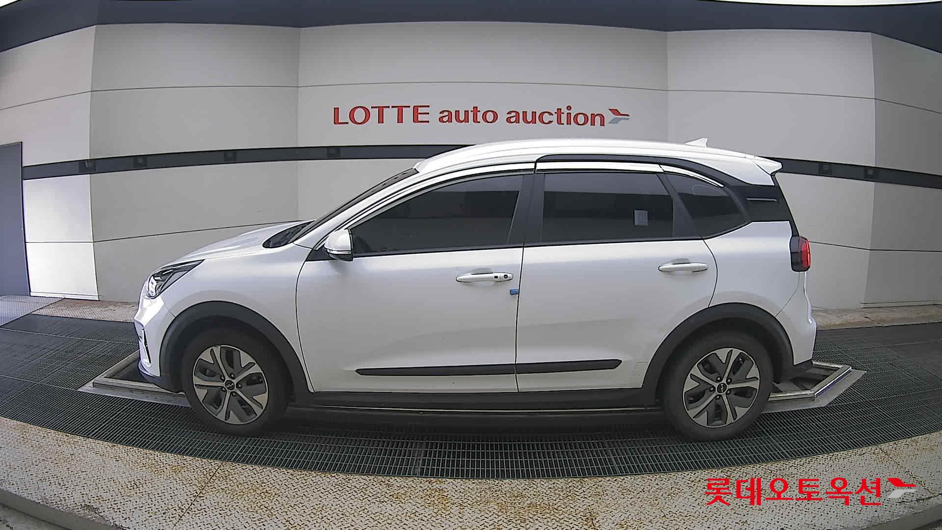 2023 - kia niro