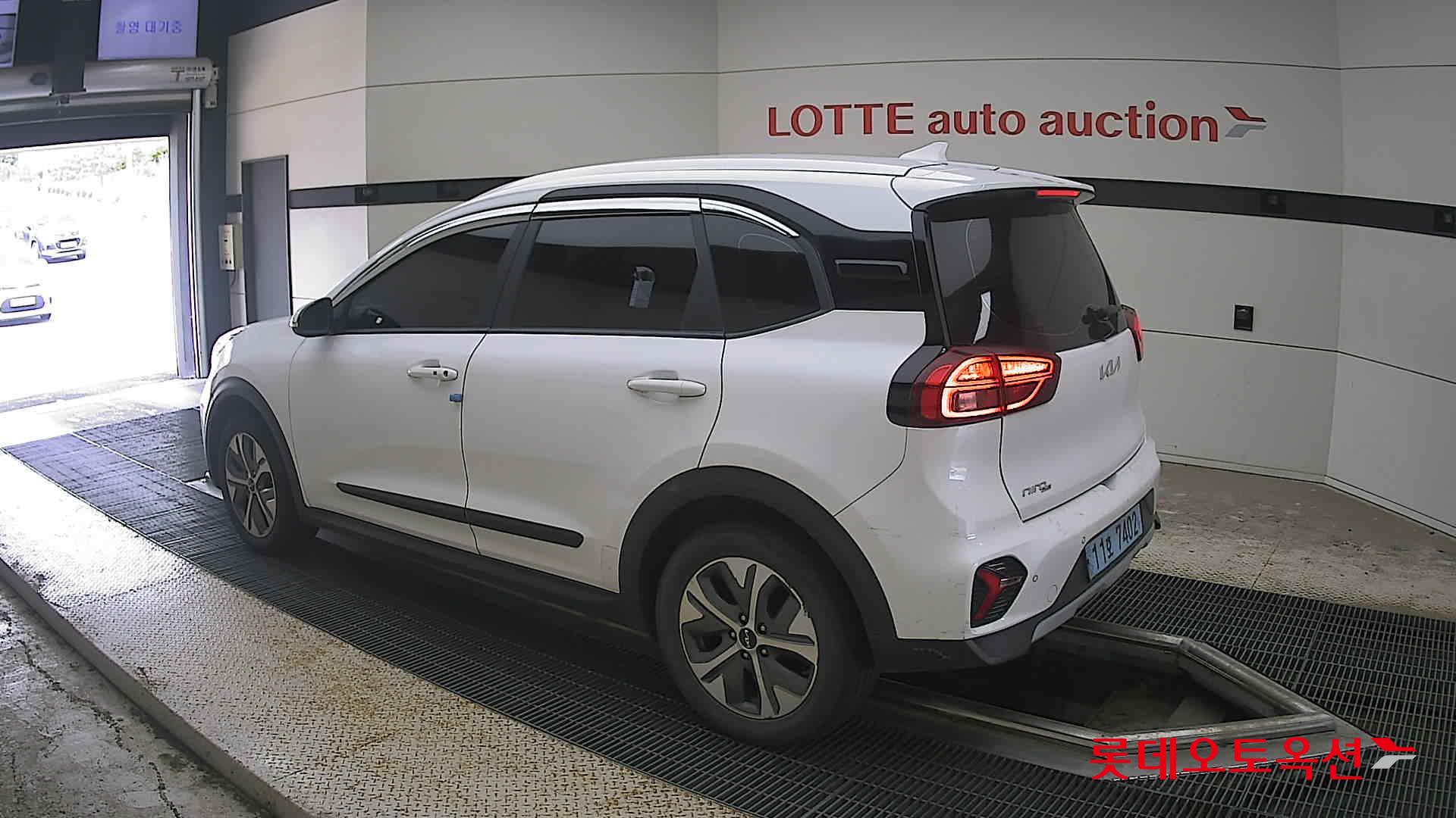 2023 - kia niro