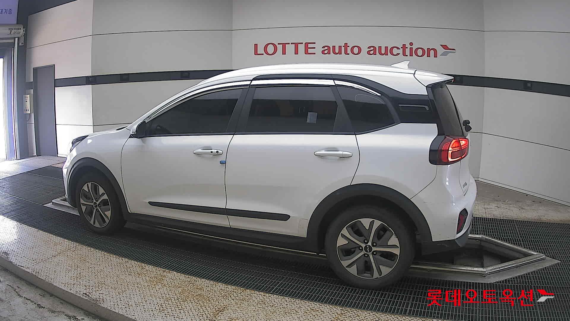 2023 - kia niro