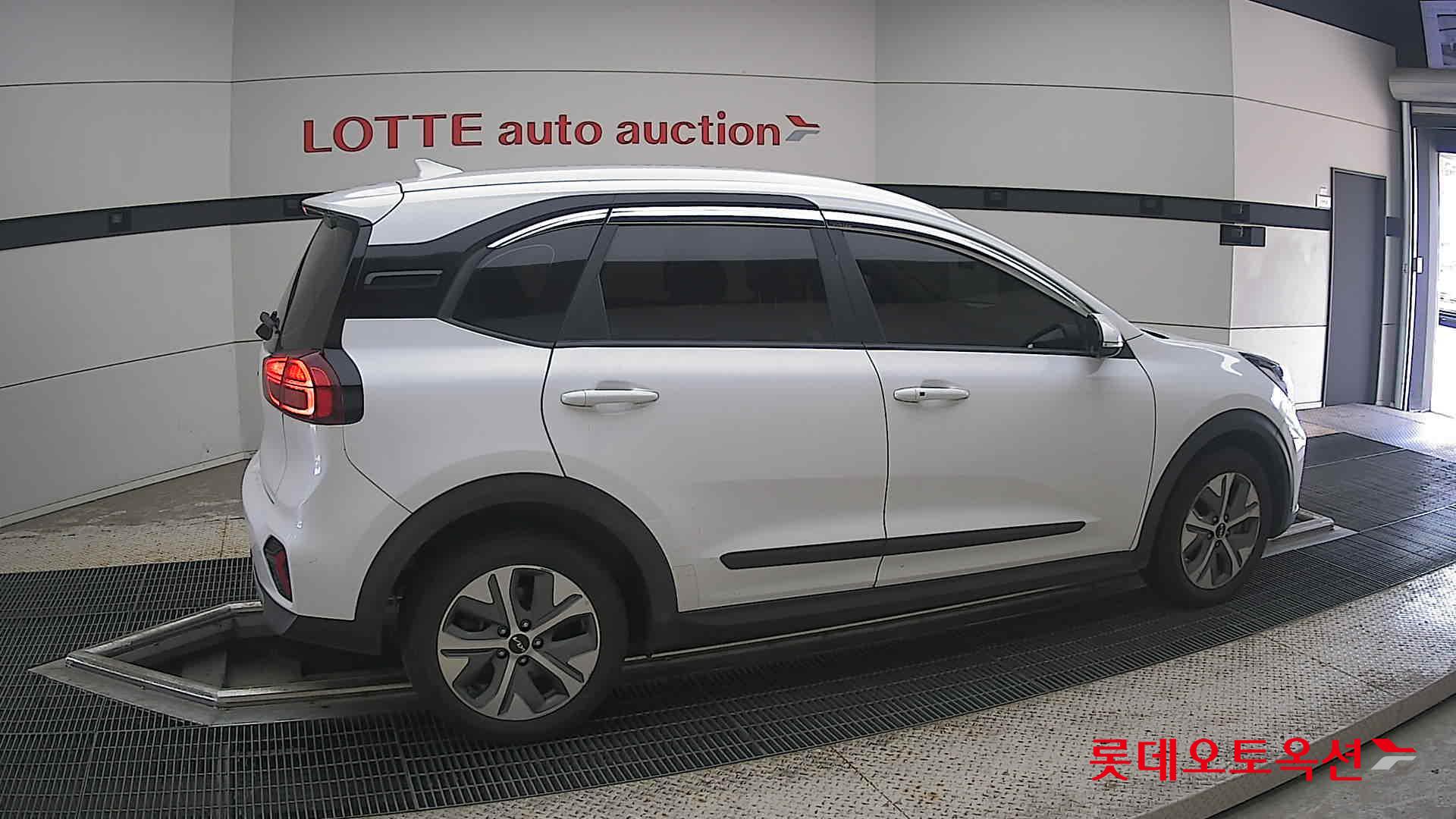 2023 - kia niro