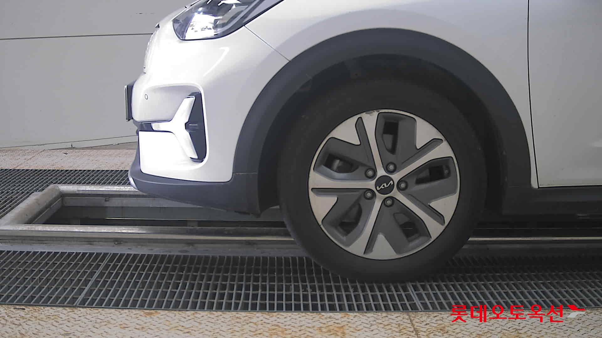 2023 - kia niro