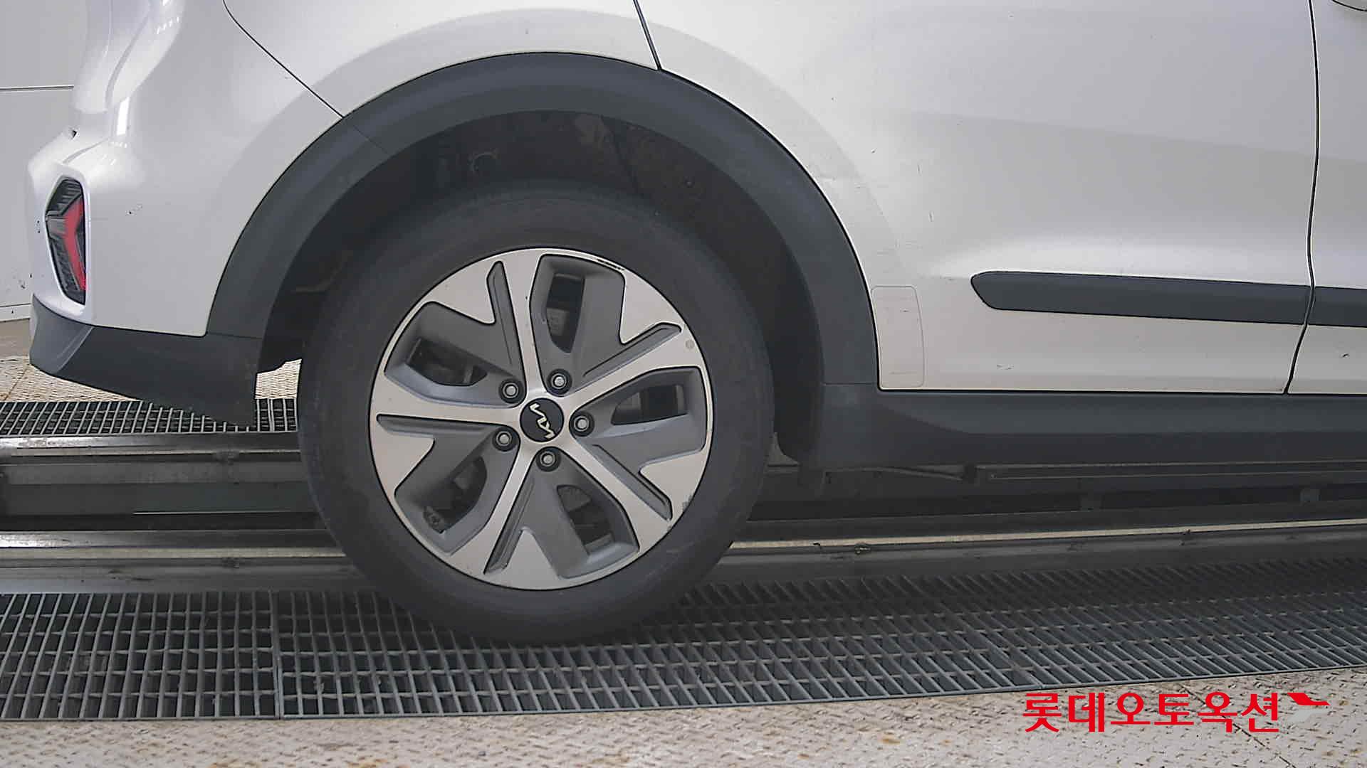 2023 - kia niro