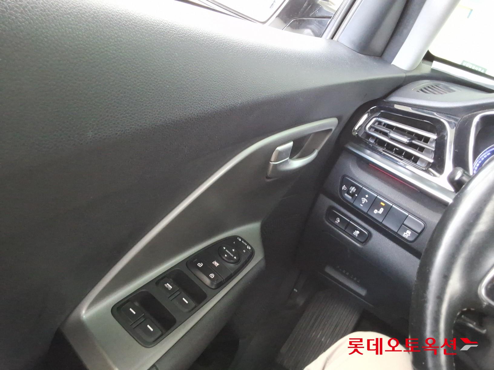 2023 - kia niro