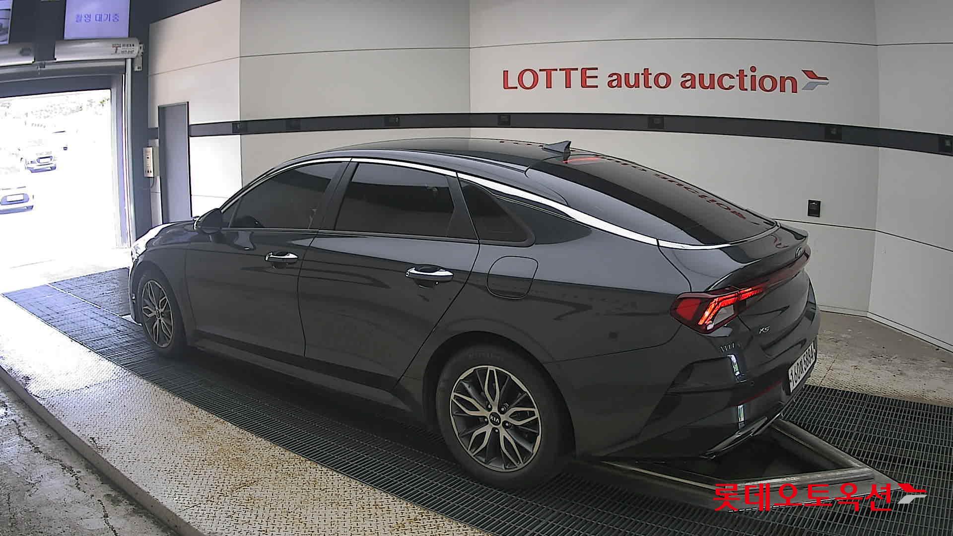 2021 - kia k5