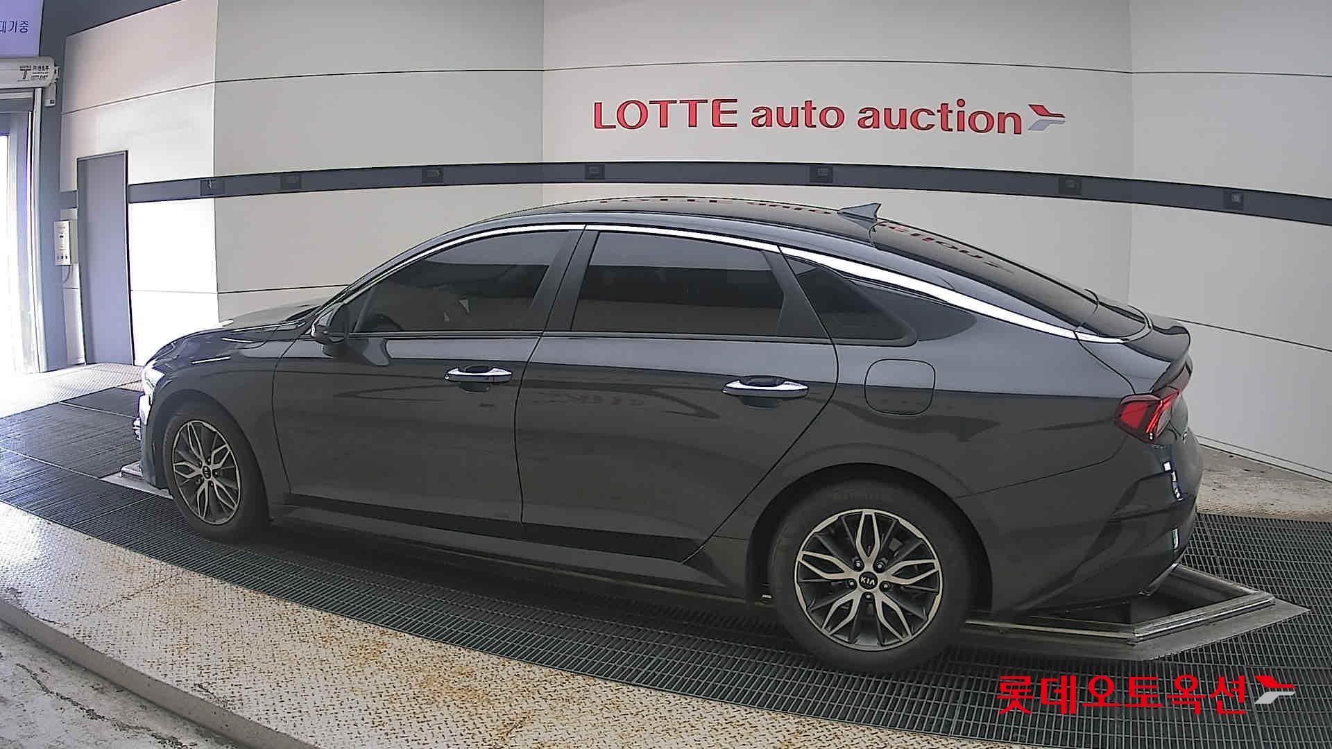 2021 - kia k5