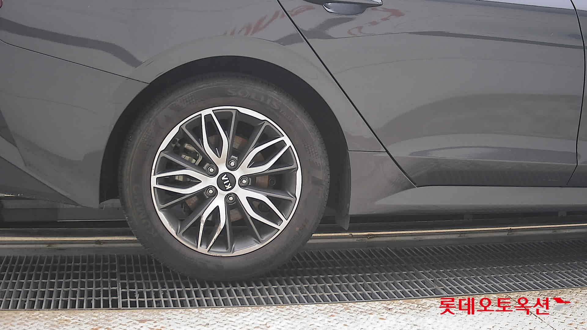 2021 - kia k5