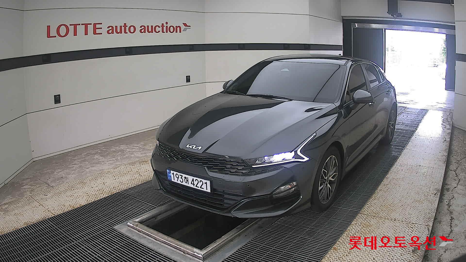 2022 - kia k5