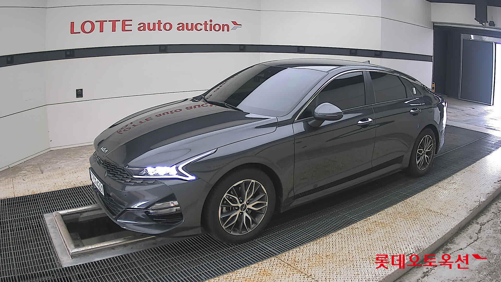 2022 - kia k5