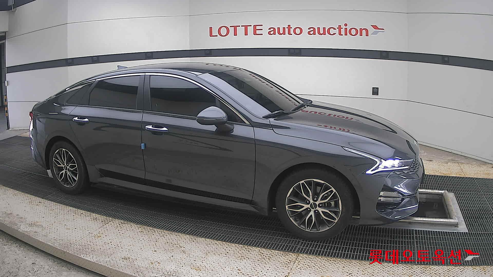 2022 - kia k5