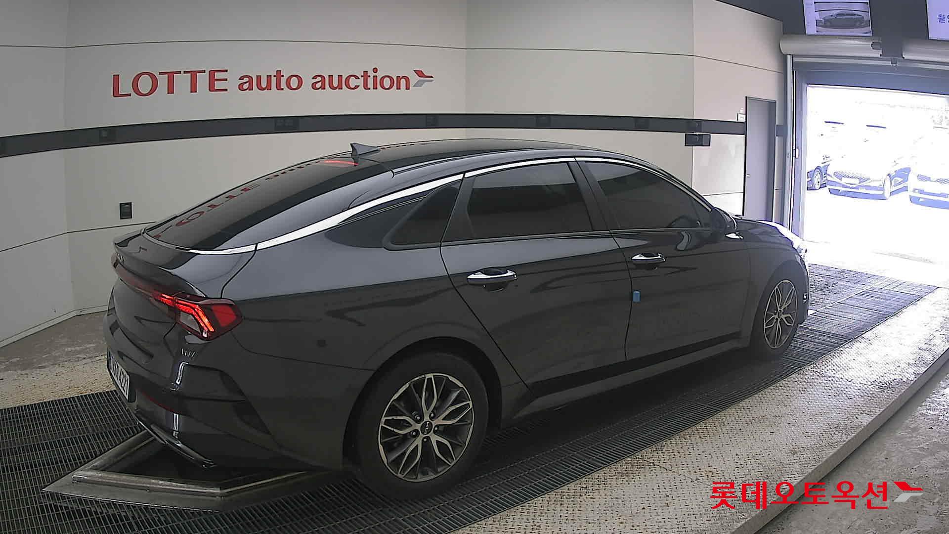 2022 - kia k5