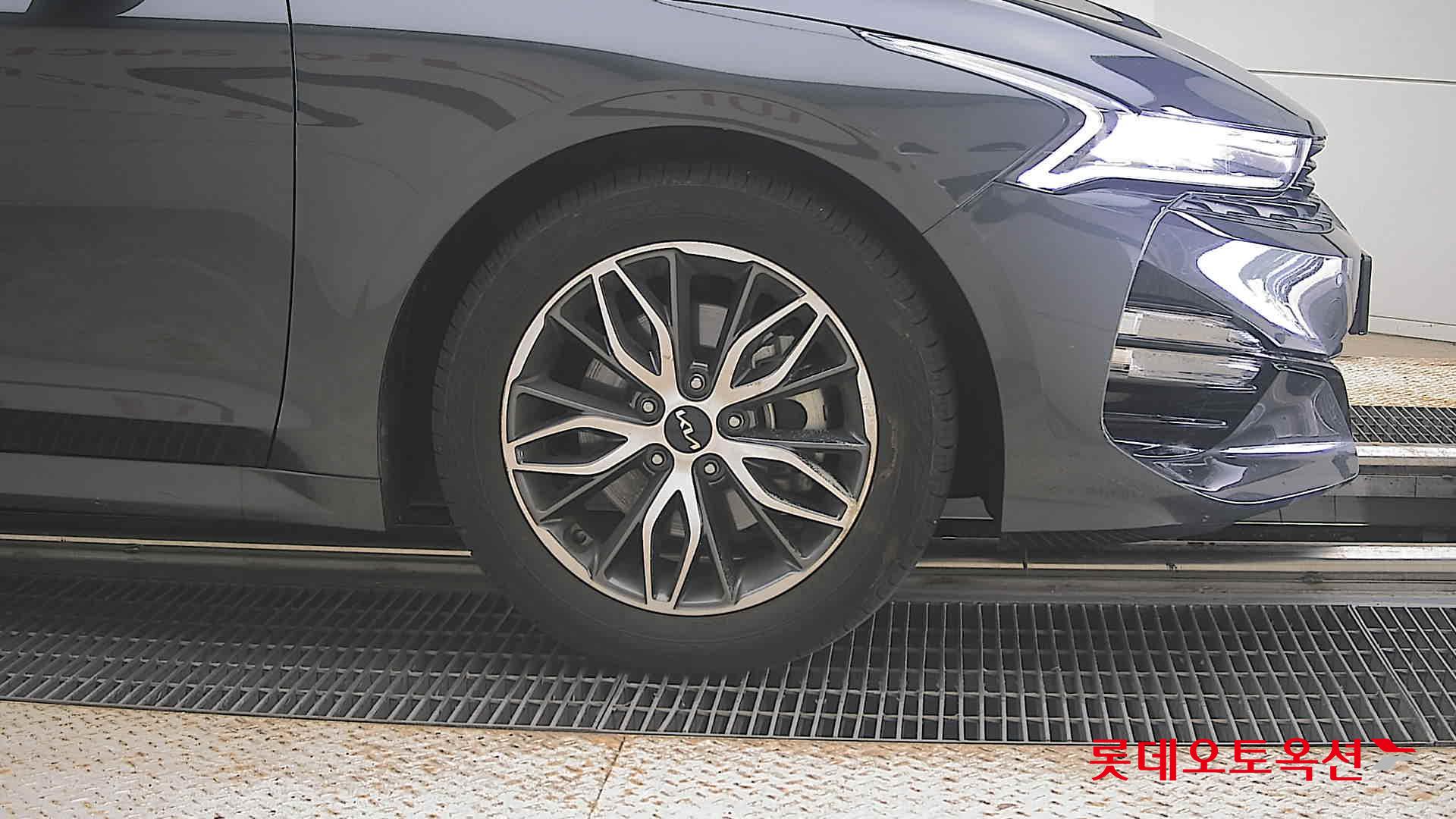 2022 - kia k5