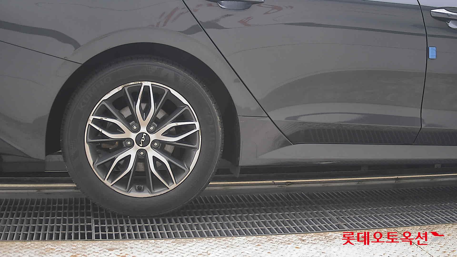 2022 - kia k5
