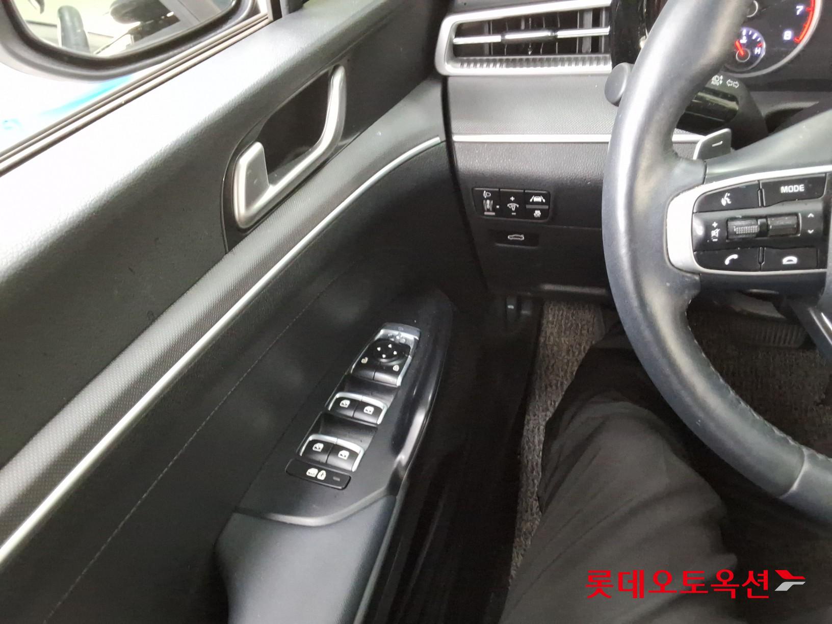 2022 - kia k5
