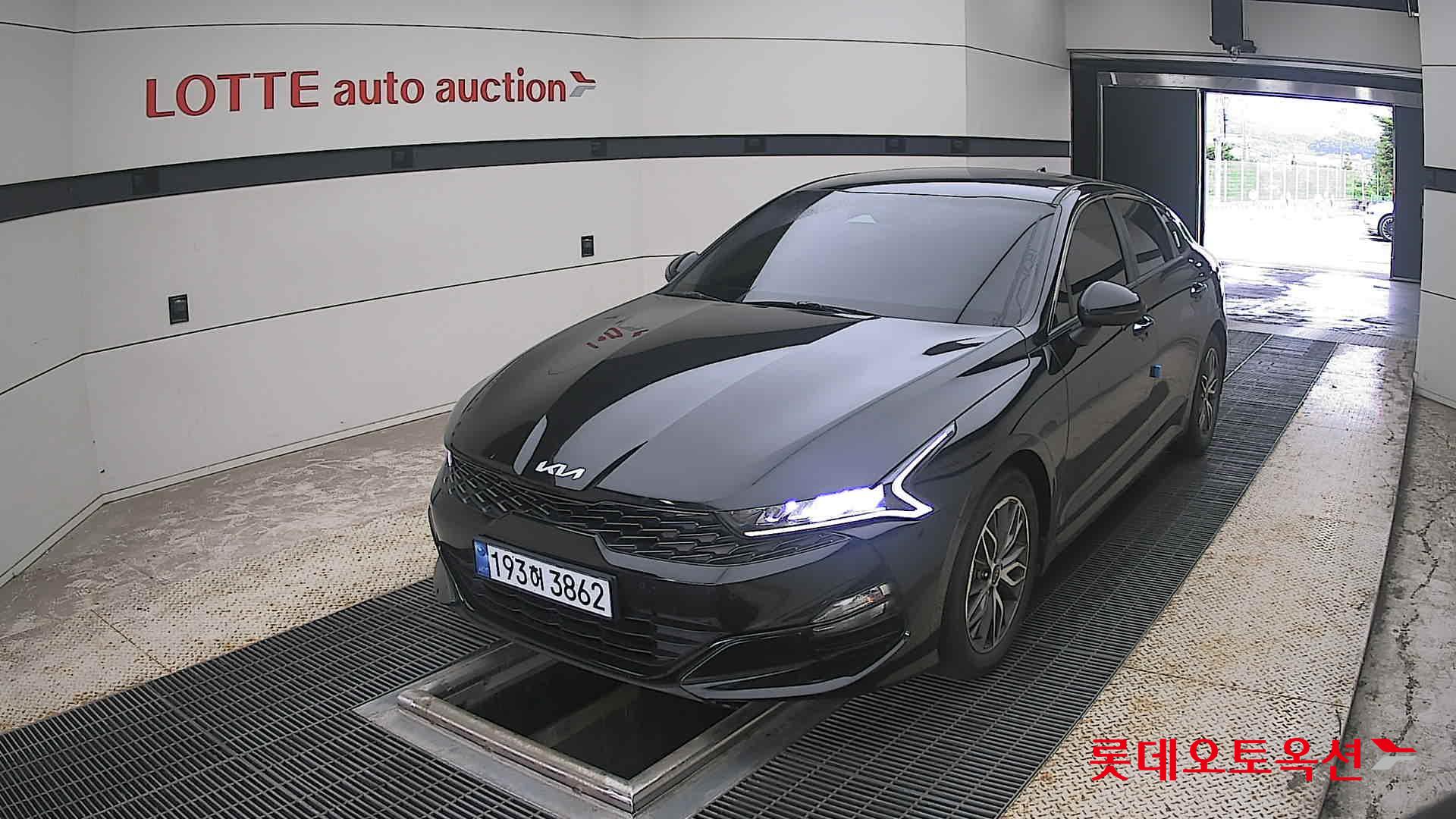 2022 - kia k5