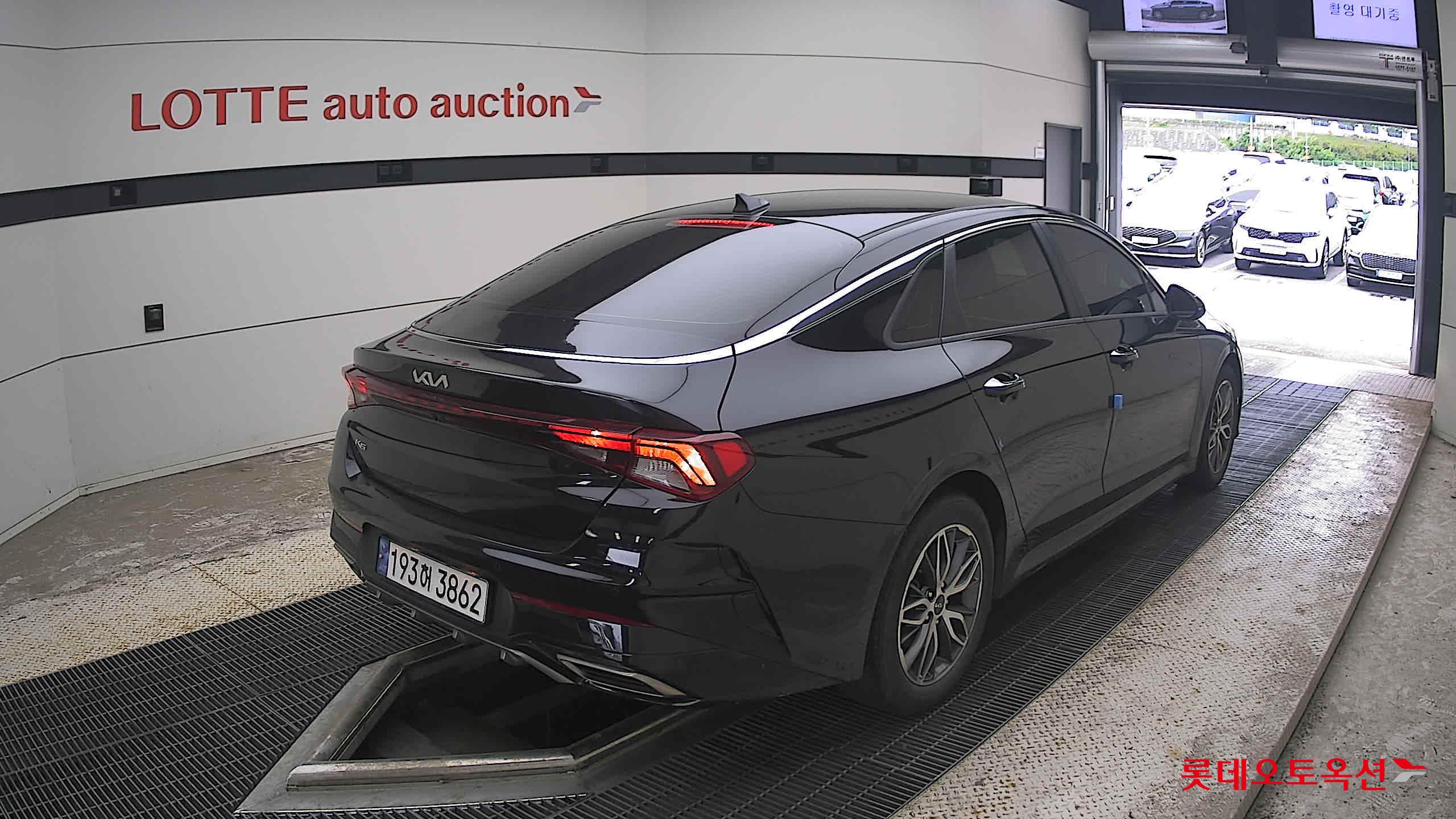 2022 - kia k5