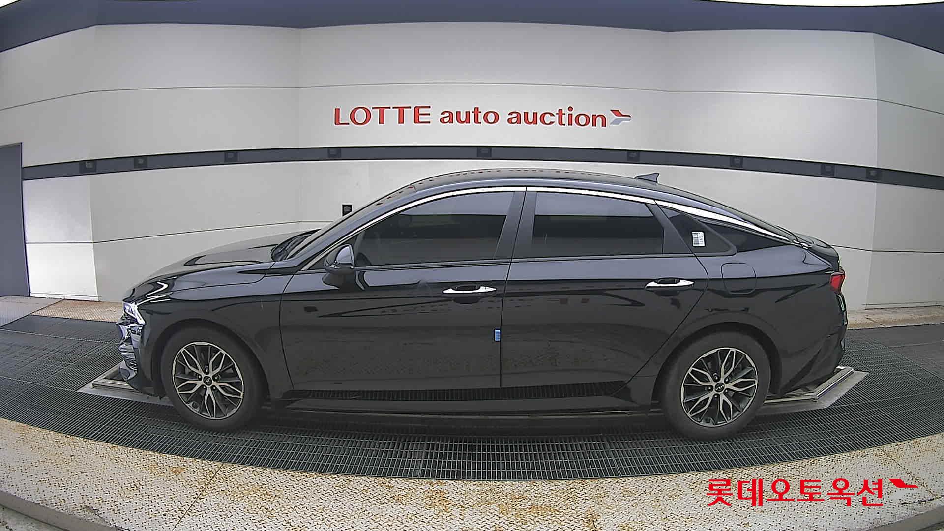 2022 - kia k5