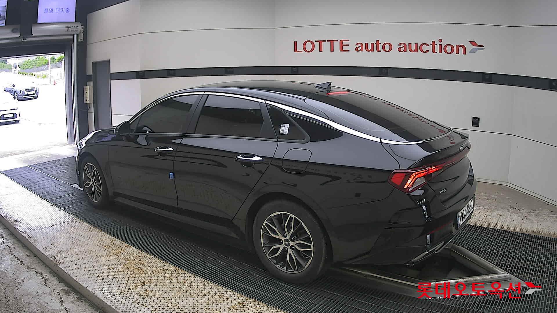 2022 - kia k5