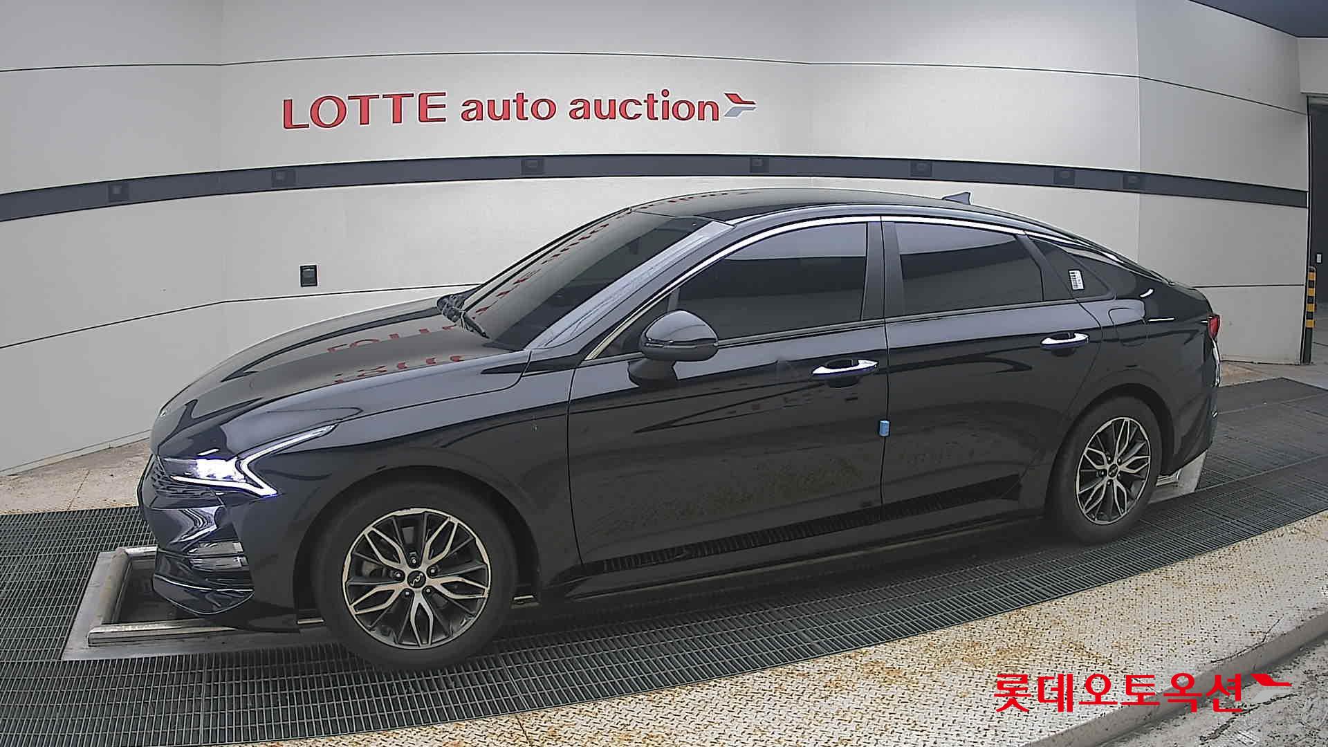 2022 - kia k5