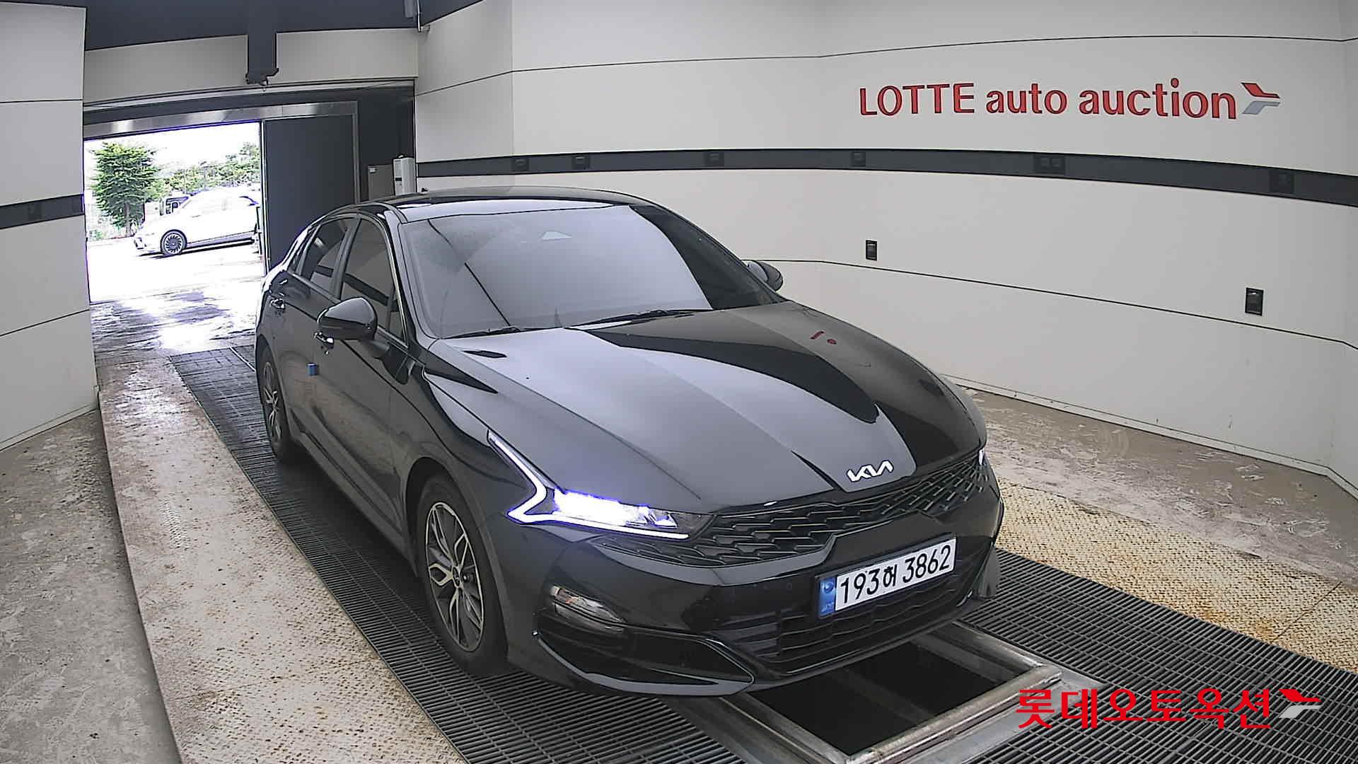 2022 - kia k5