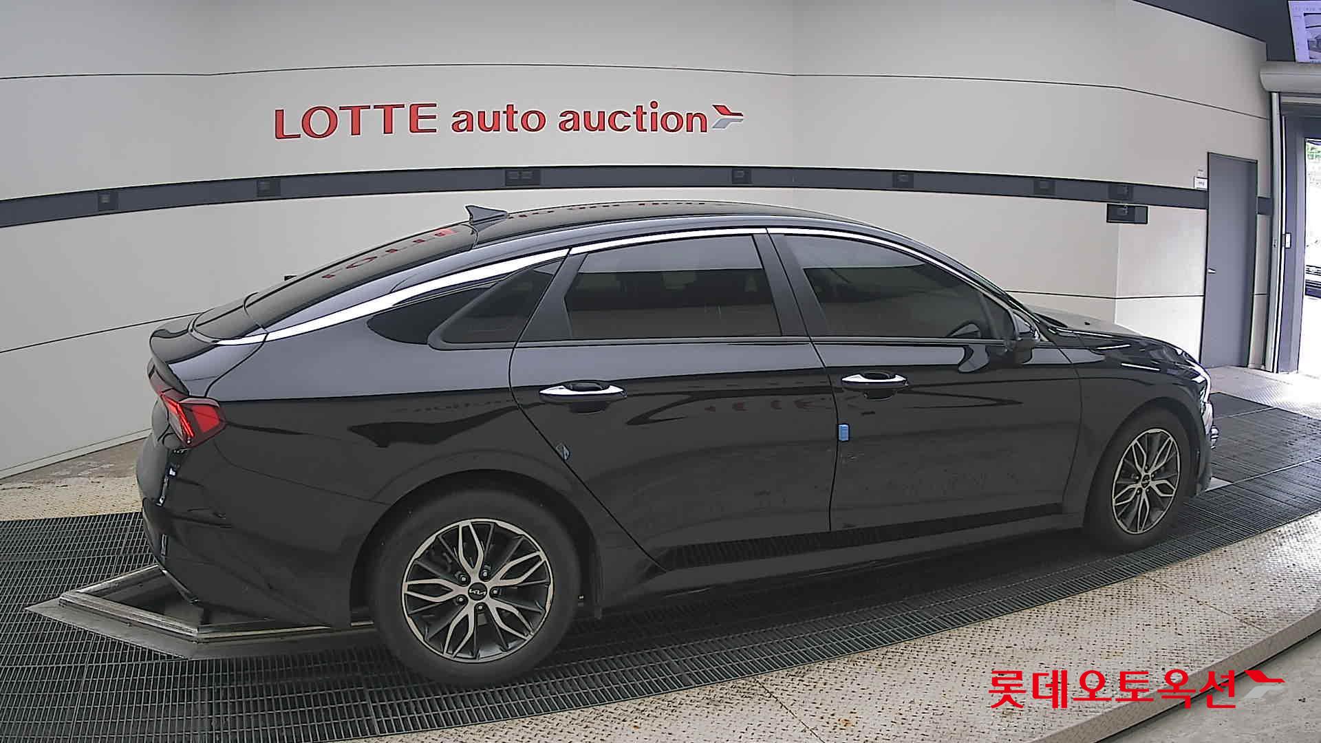2022 - kia k5