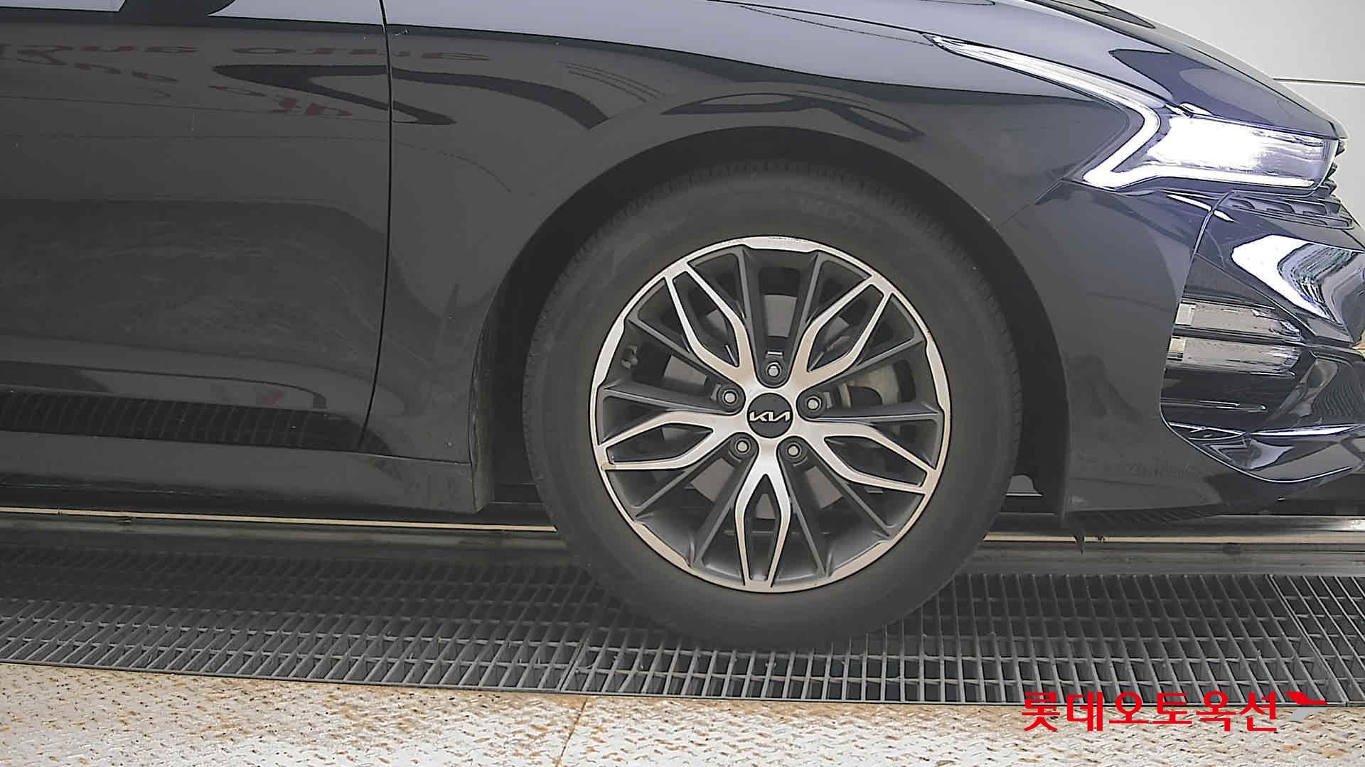 2022 - kia k5