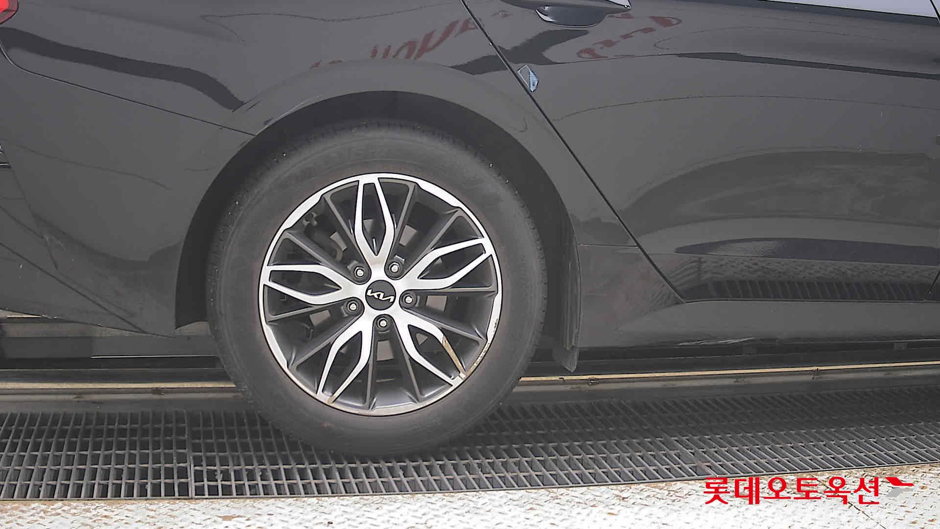 2022 - kia k5