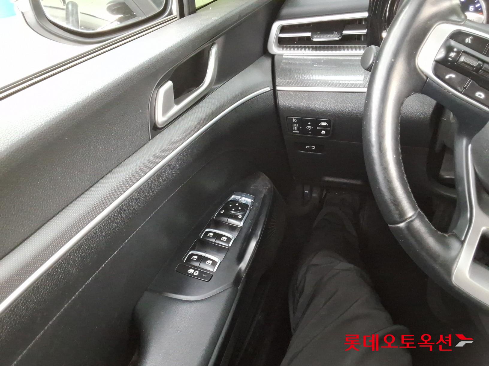 2022 - kia k5