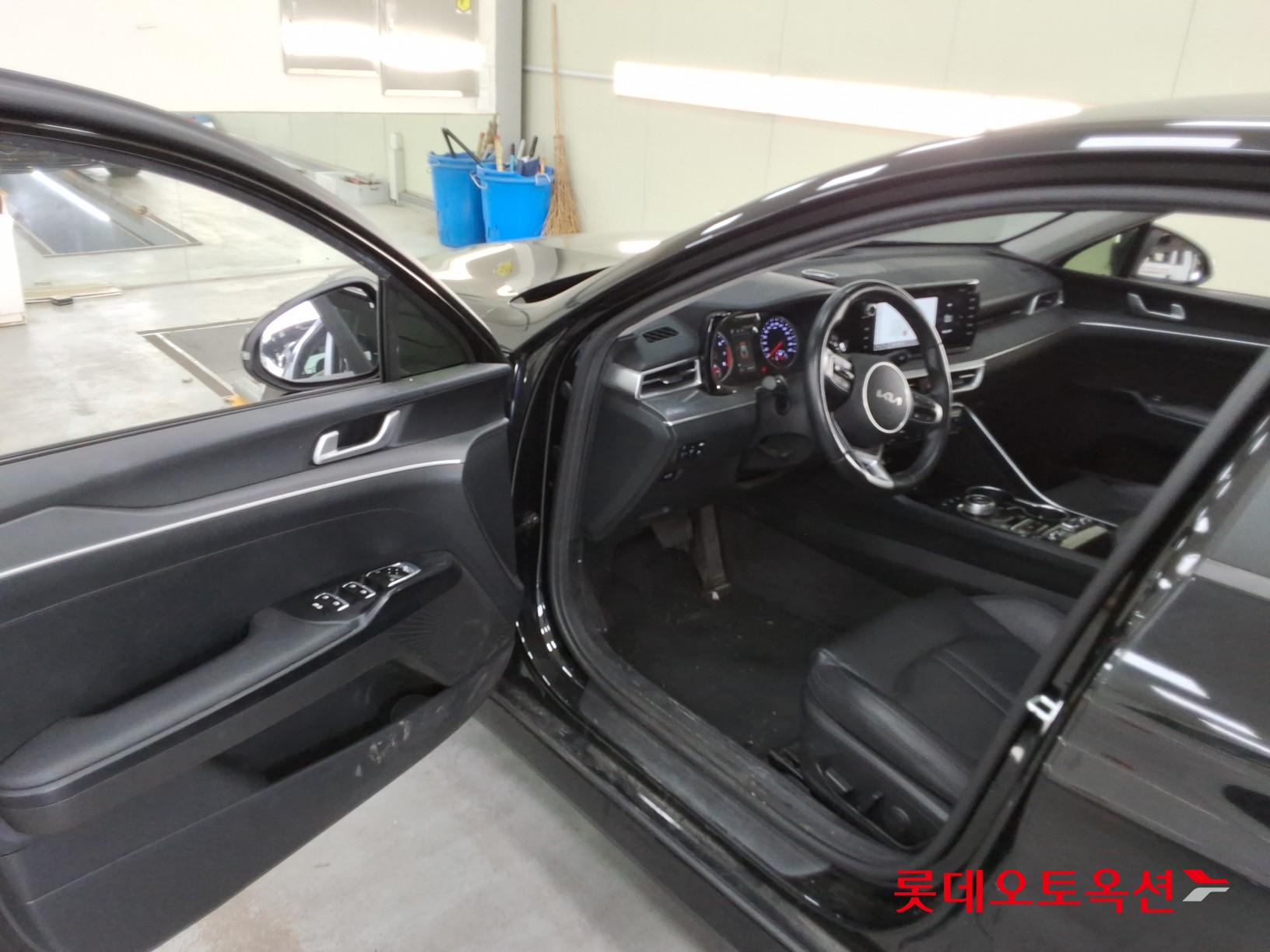 2022 - kia k5