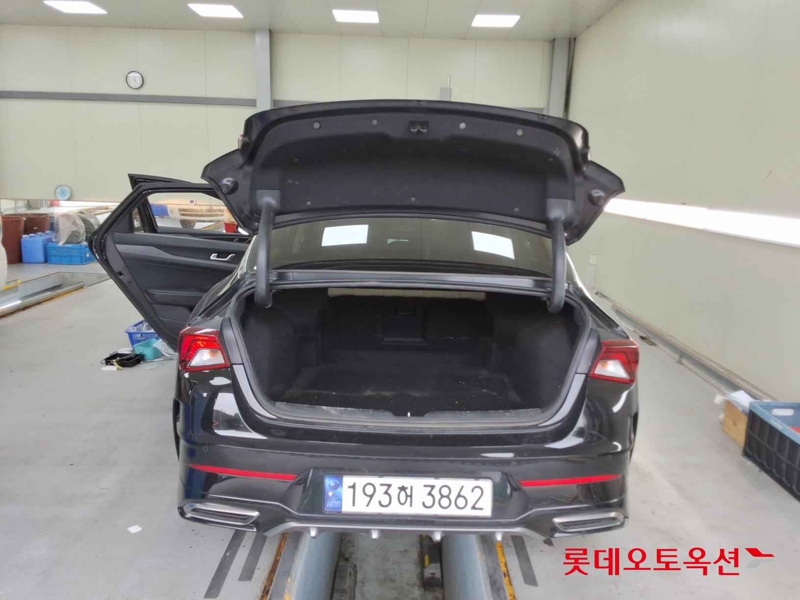 2022 - kia k5