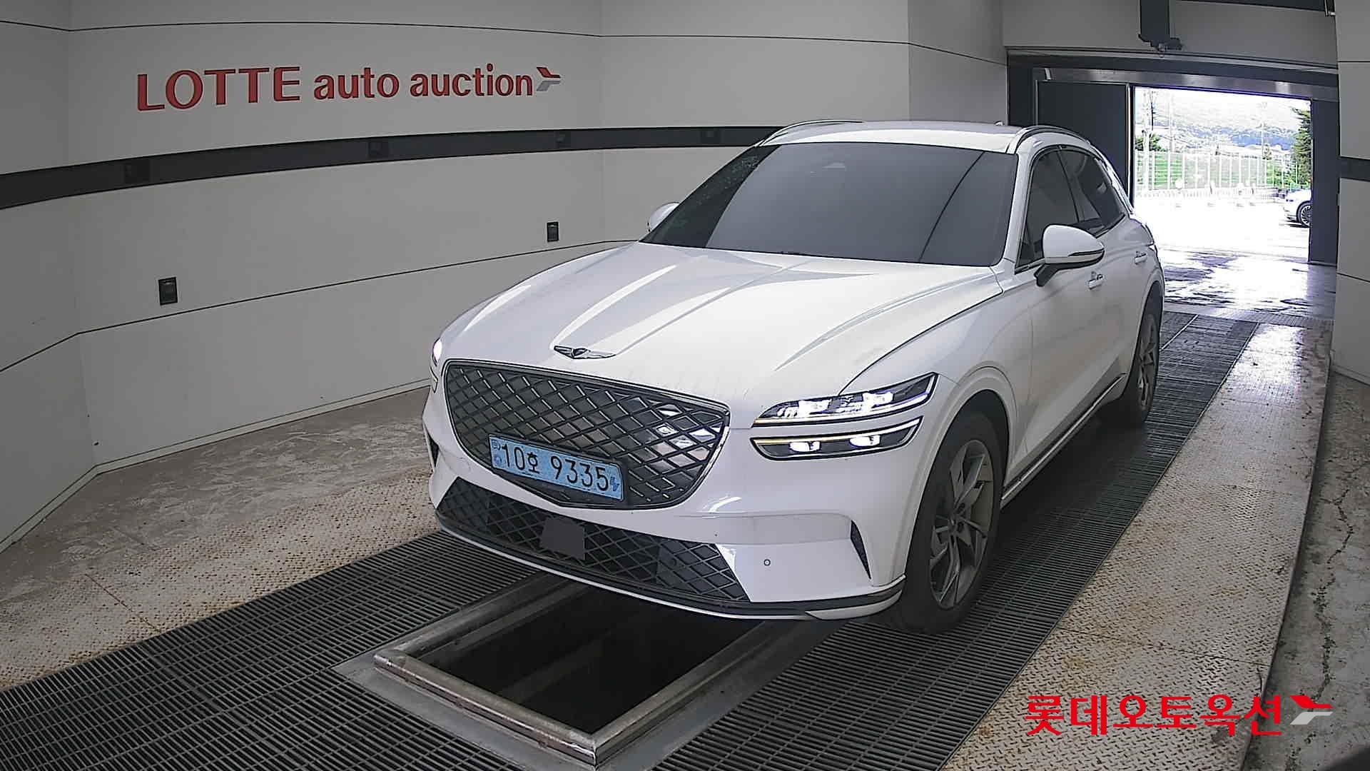 2022 - genesis gv70