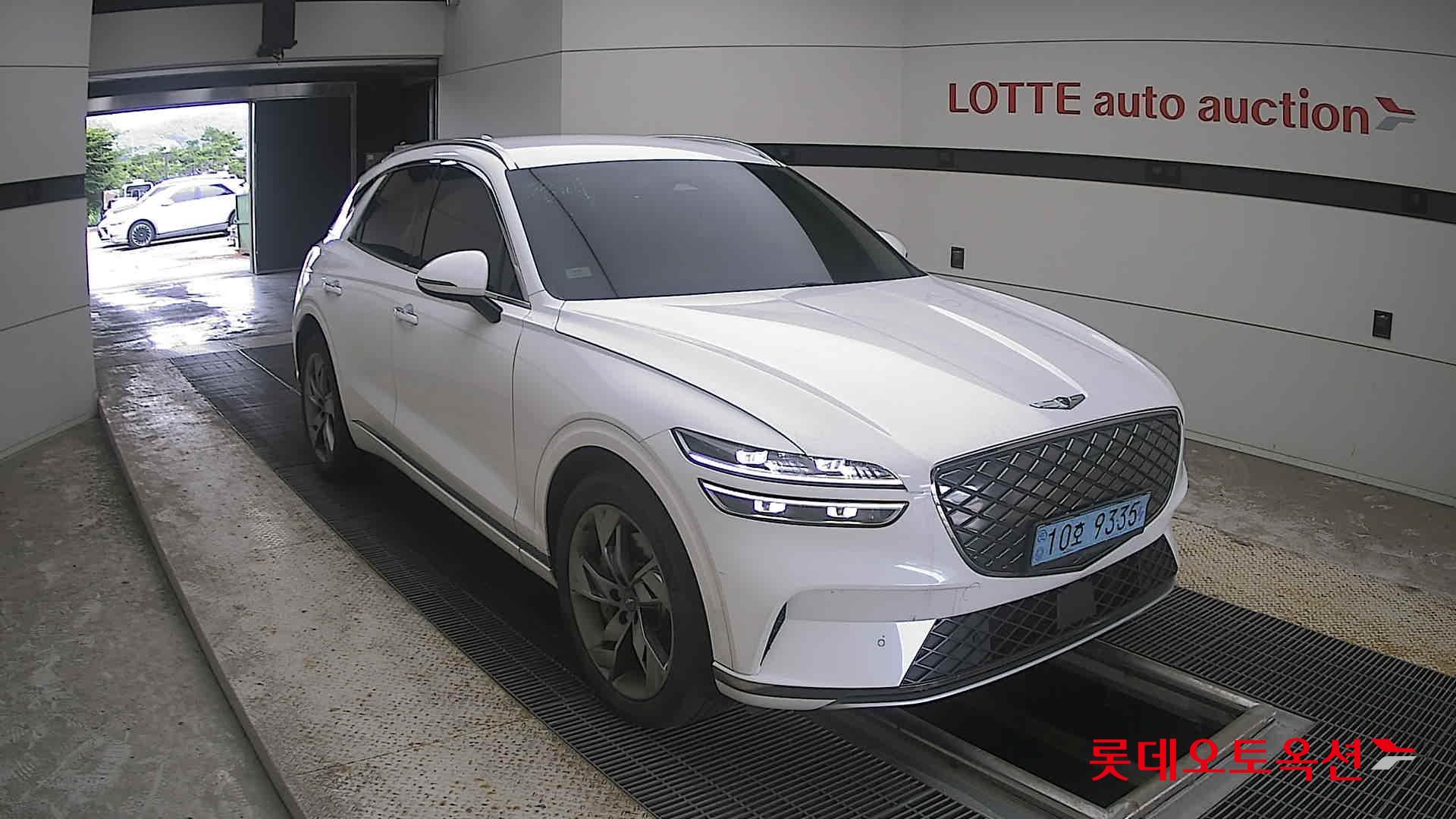 2022 - genesis gv70