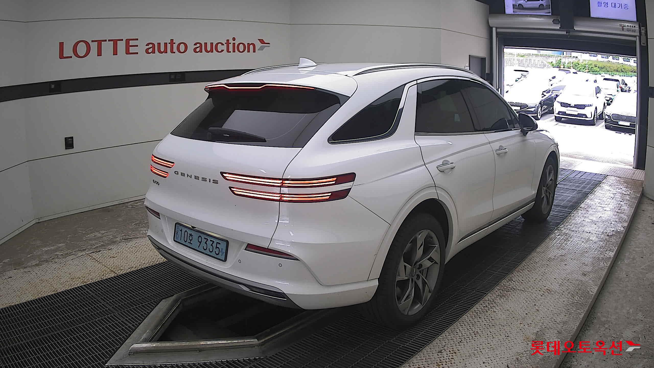 2022 - genesis gv70