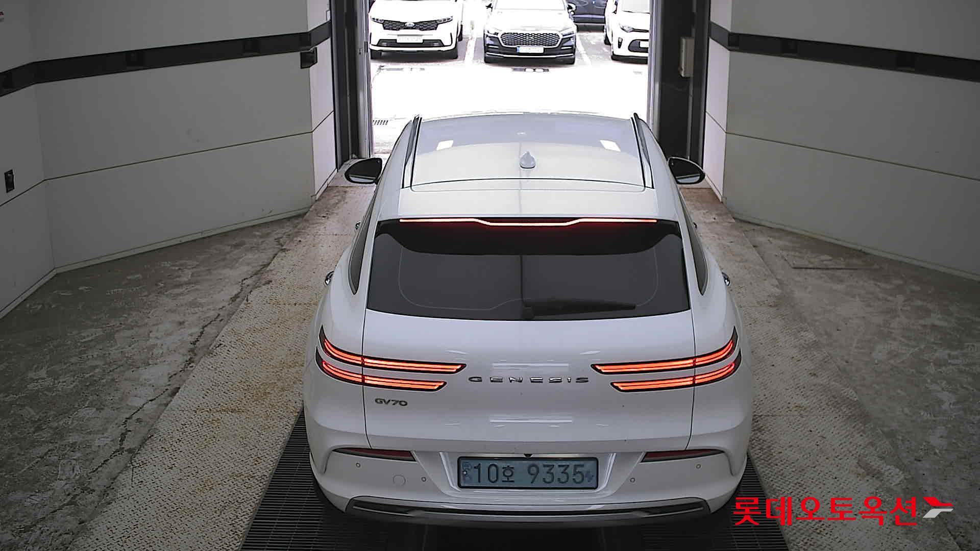 2022 - genesis gv70