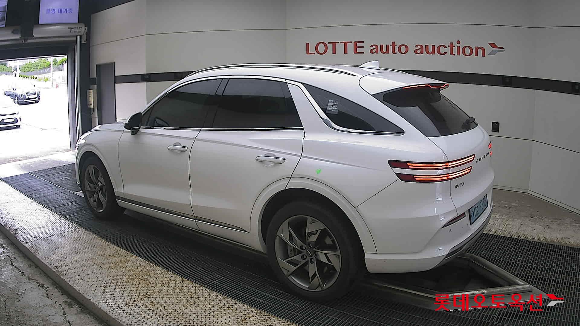 2022 - genesis gv70