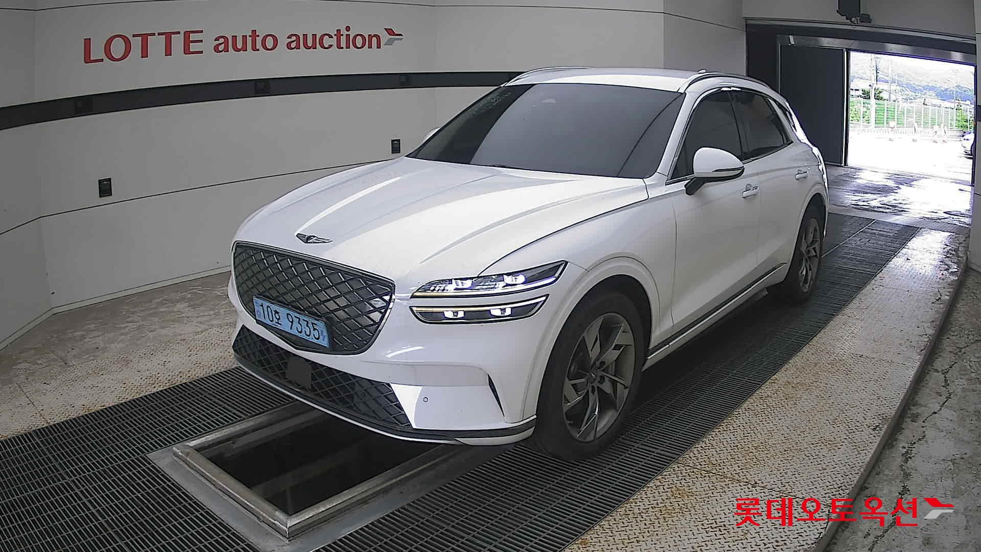 2022 - genesis gv70