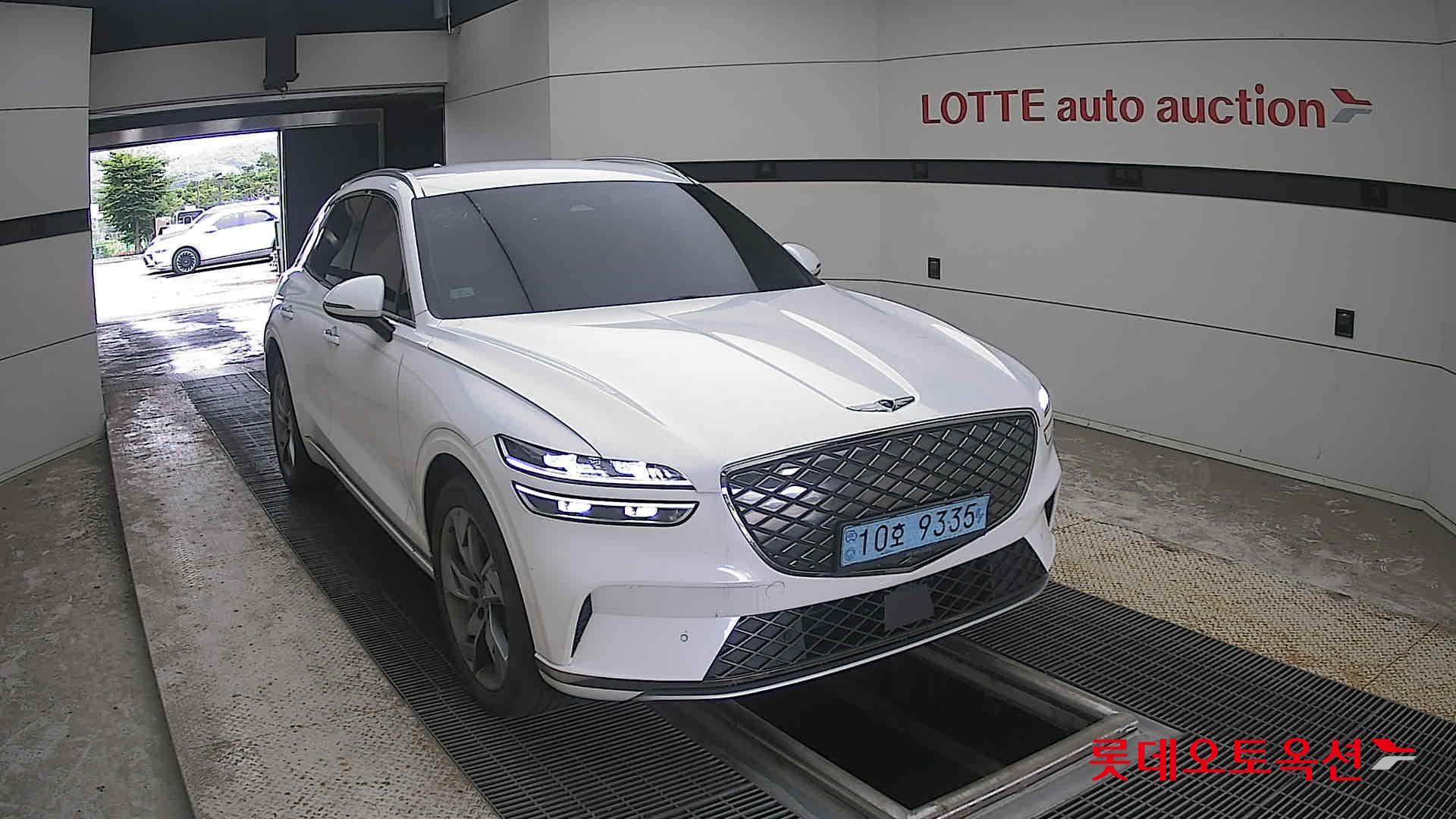 2022 - genesis gv70