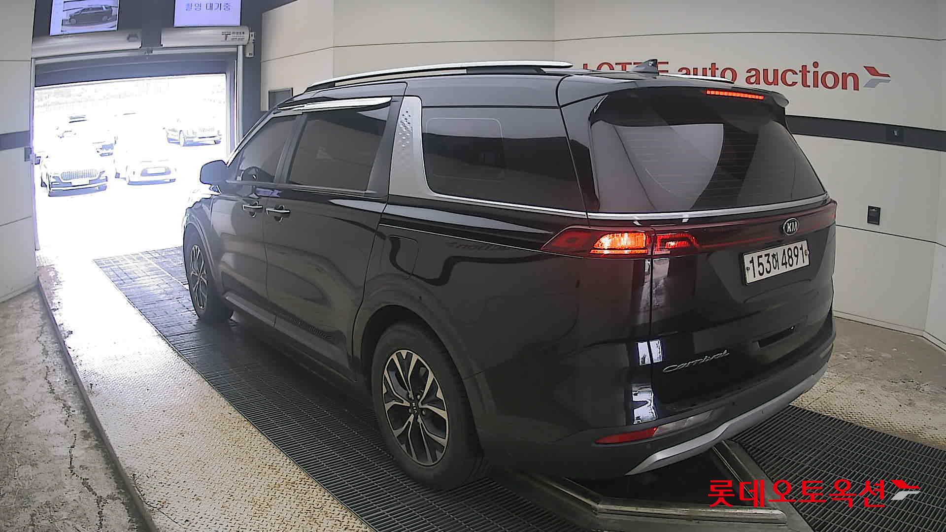 2021 - kia carnival