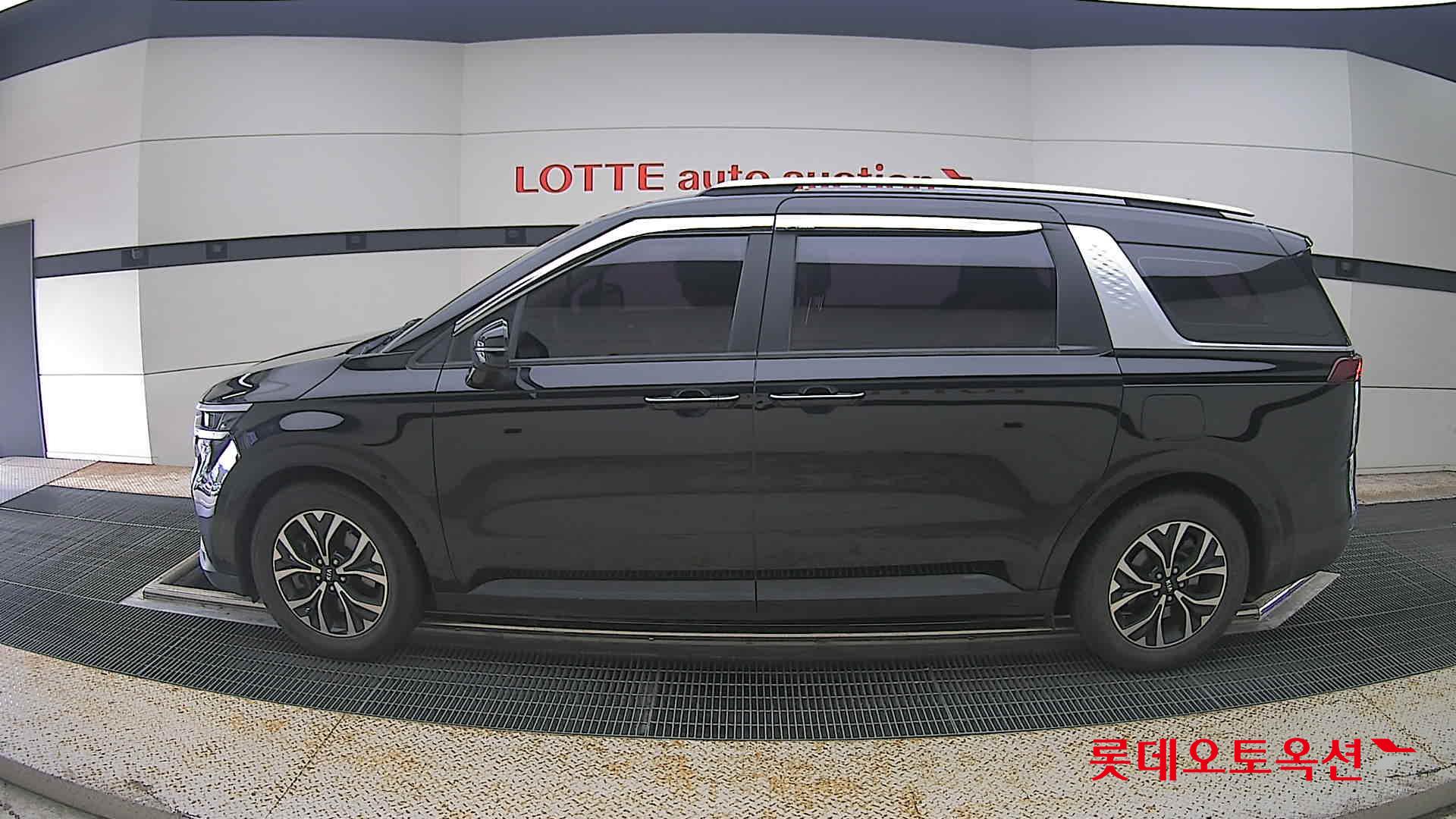 2021 - kia carnival