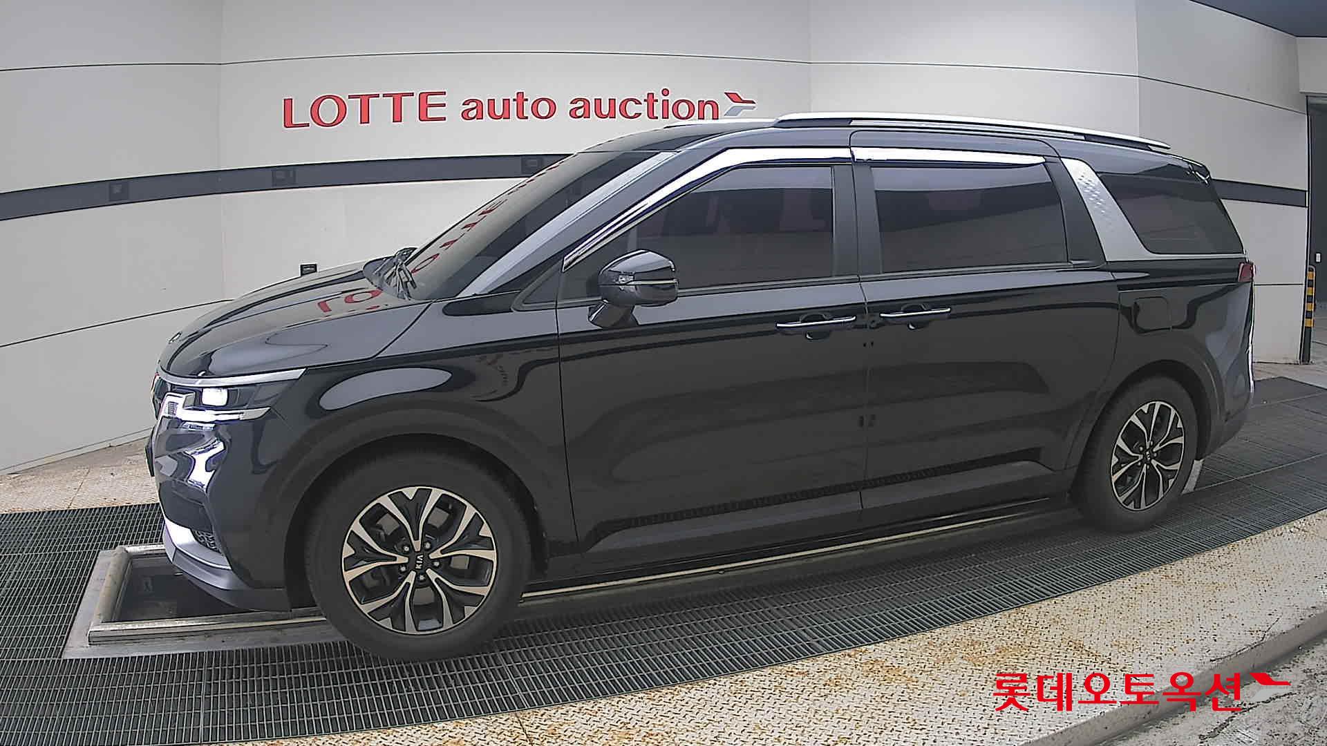 2021 - kia carnival