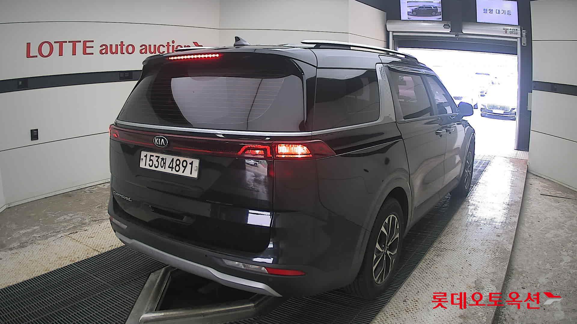 2021 - kia carnival