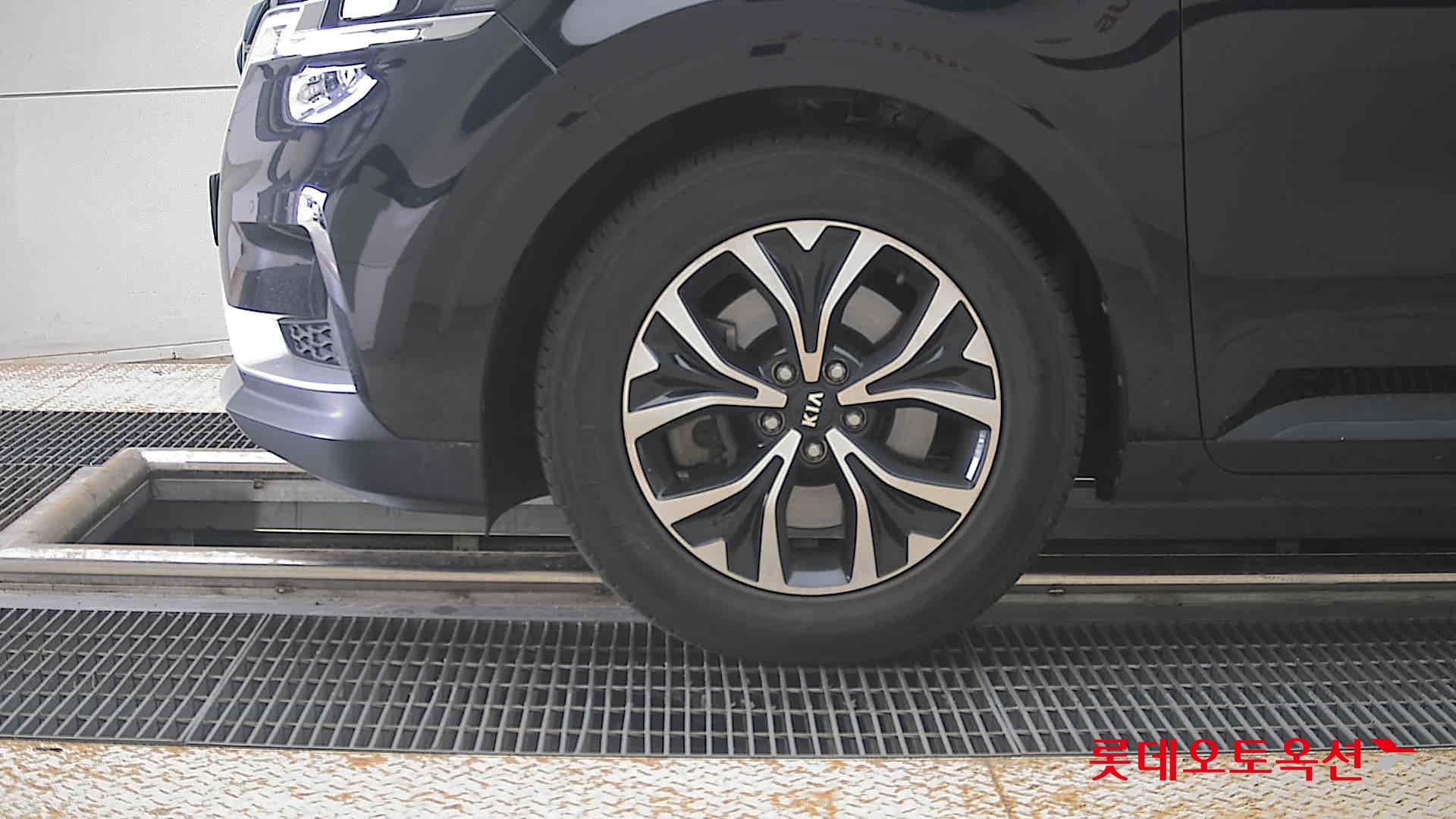 2021 - kia carnival