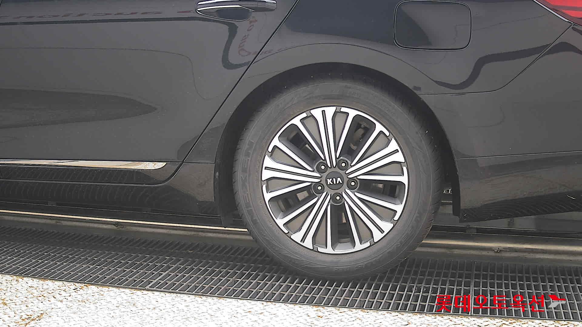 2020 - kia k7