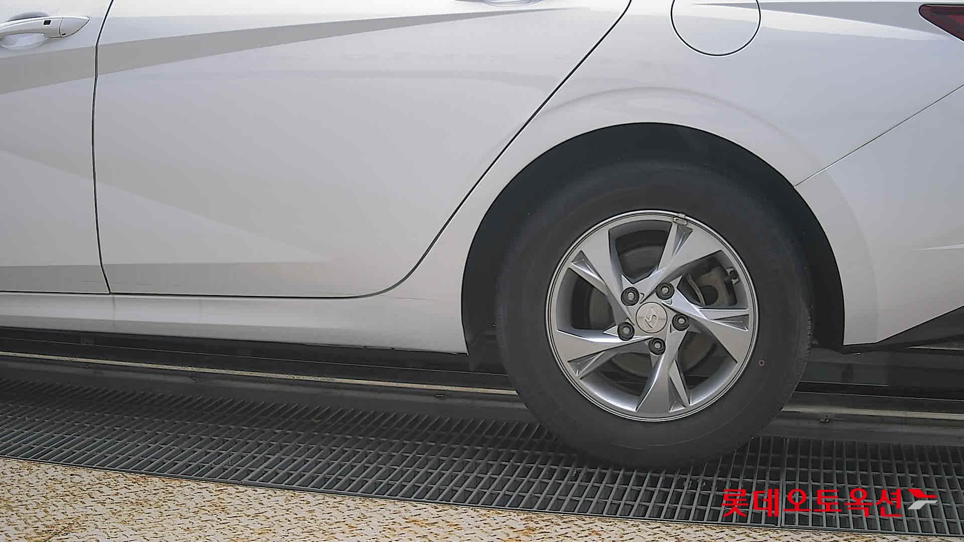 2021 - hyundai avante