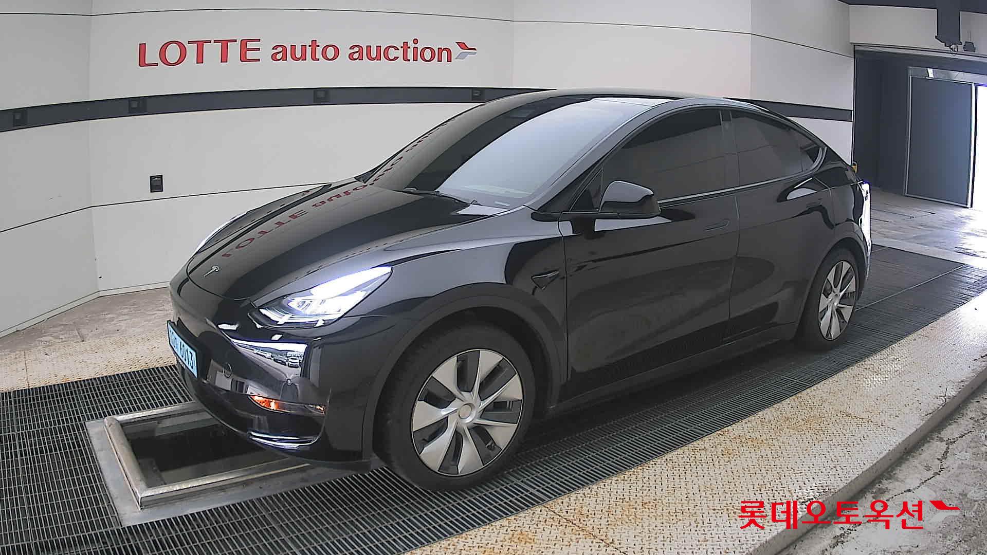 2021 - tesla model y