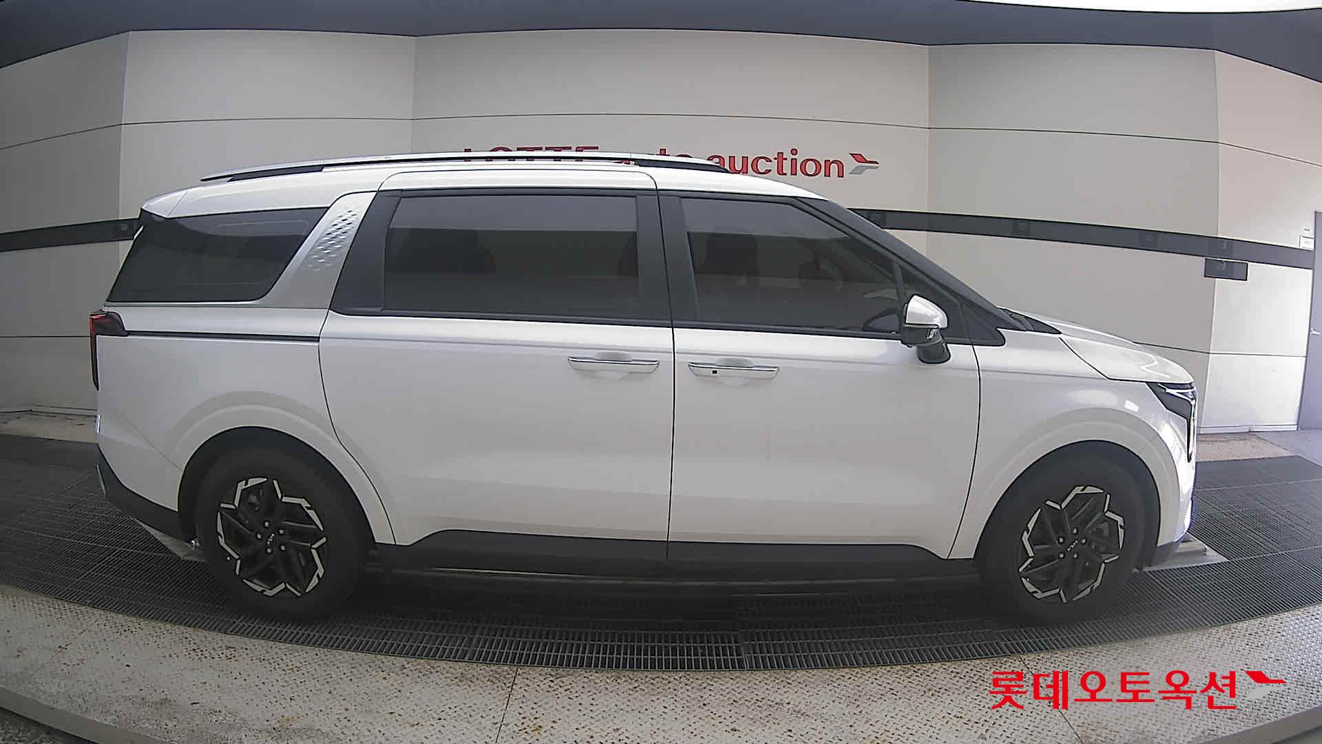 2025 - kia carnival