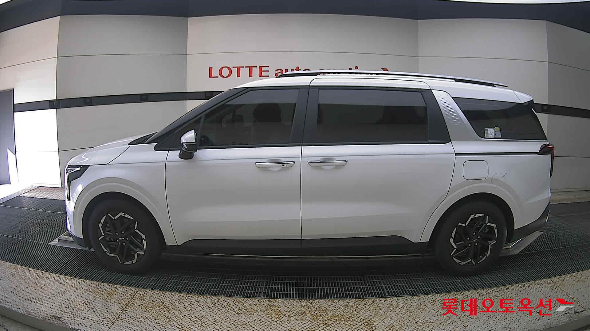 2025 - kia carnival